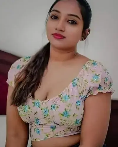 Call Girls Service in Shalimar Bagh